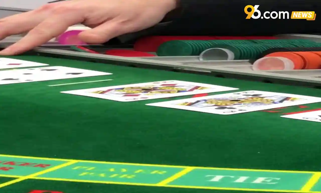 Baccarat game live